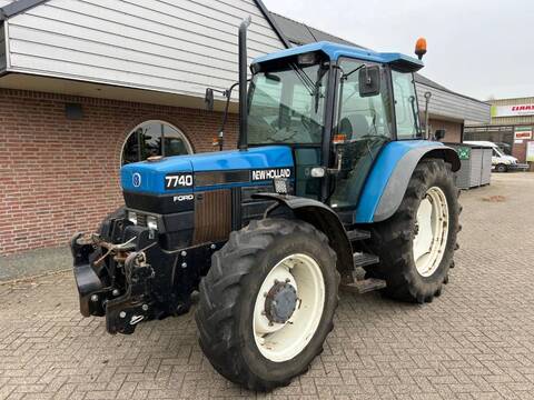 New Holland 7740