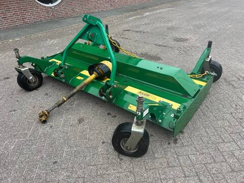 <strong>Major 8400 Rollermow</strong><br />