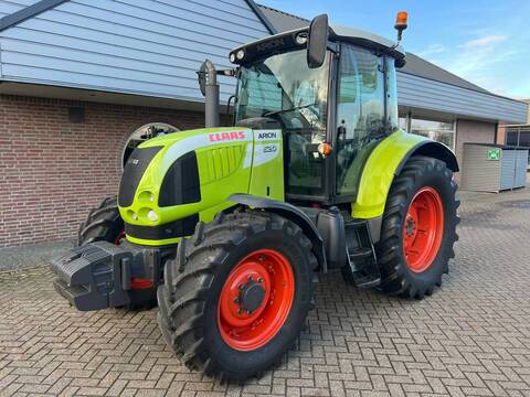 CLAAS Arion 520 Cis