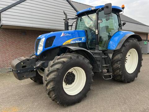 <strong>New Holland T 7030 P</strong><br />
