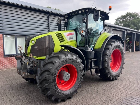 CLAAS Axion 830