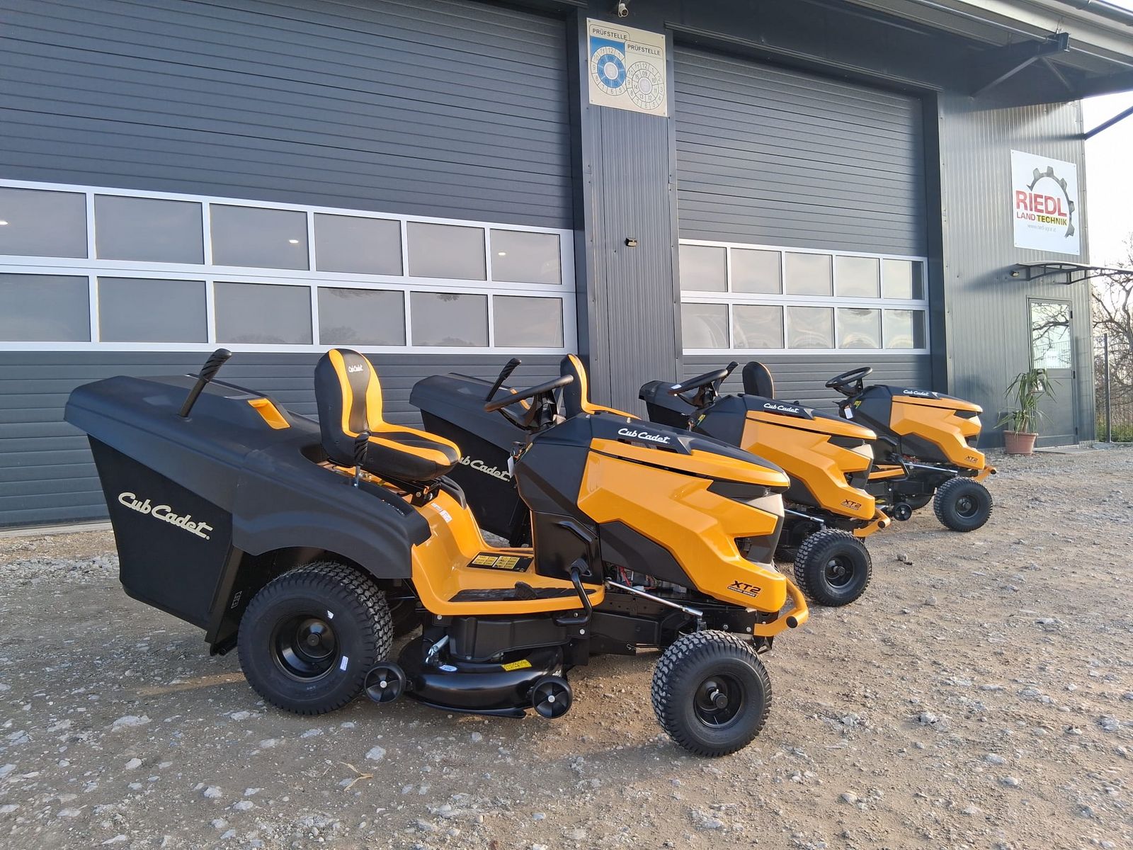 Cub Cadet XT2  QR 106 2
