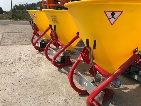 Sonstige Düngerstreuer rostfreie Streuscheibe 6-15m  400L