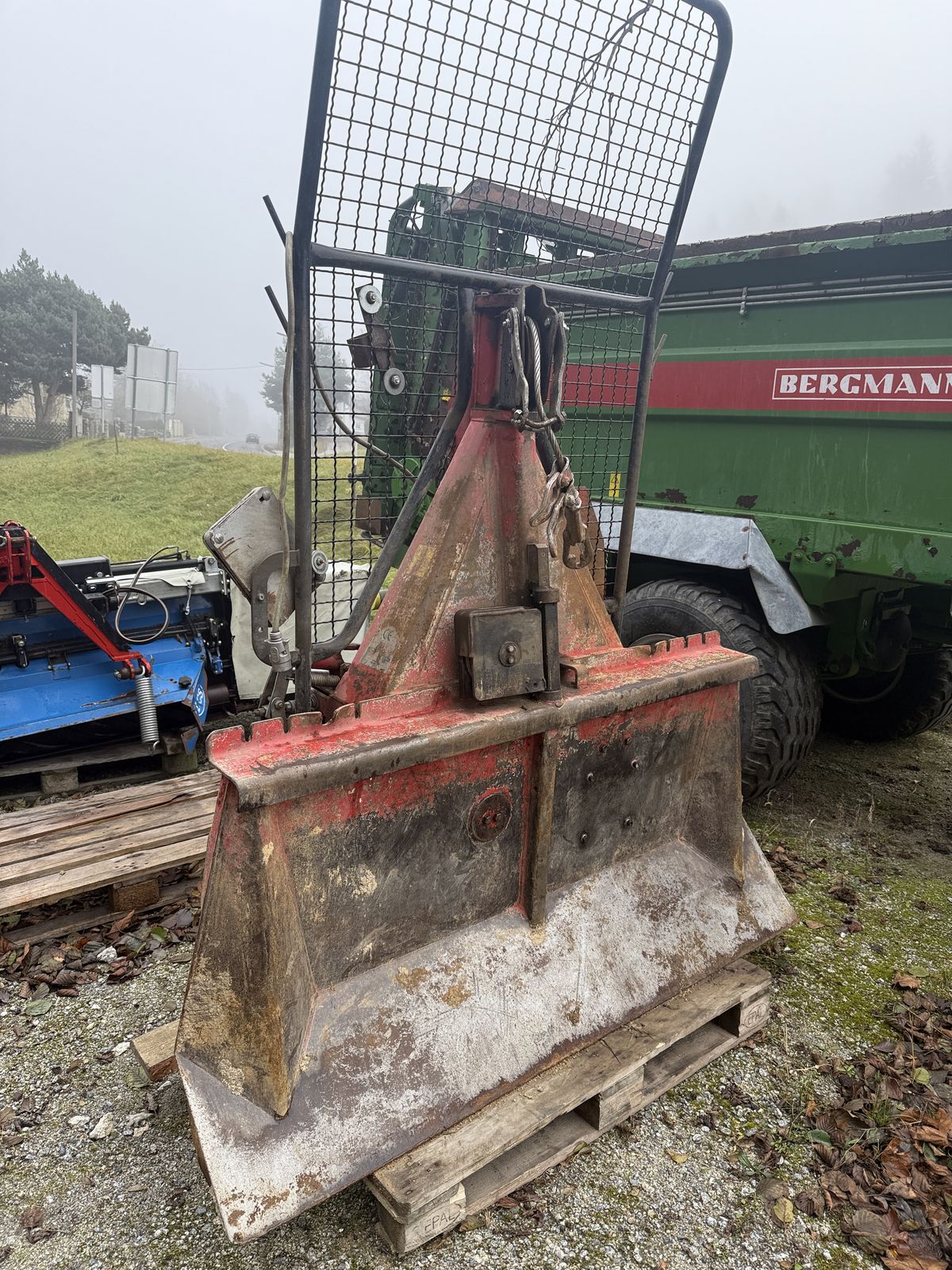 Tajfun EGV 80 AHK mit Funk 2