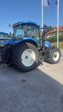New Holland TS135A