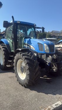 New Holland TS135A