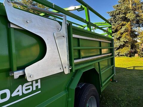 Pronar Viehanhänger Viehwagen T046H hydraulisch absenkb 2