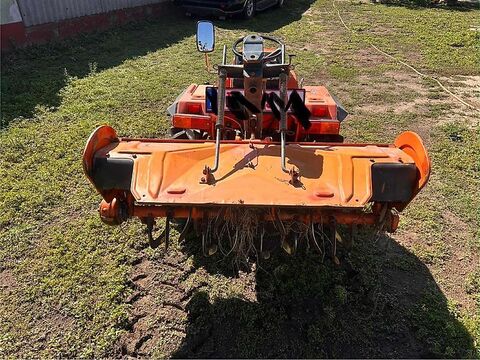 Kubota XB-1 Kompakttraktor 2