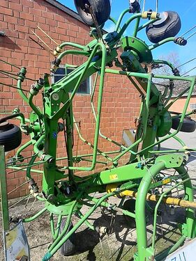 Krone Kreiselzettwender KW 6.70 / 6 Kreiselheuer mit 6