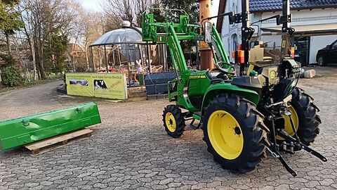 John Deere 3038 E mit Frontlader 300 E Ackerschlepper 38 PS