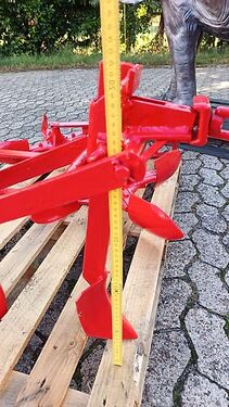 Grimme Knollensetzgerät mit Grubberstil geschraubt für