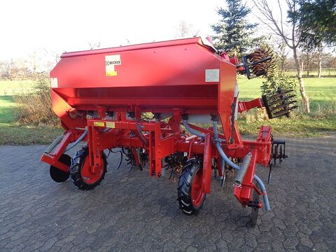 Sonstige 6 reihiger Reihendüngerstreuer mit 75 cm Reihena
