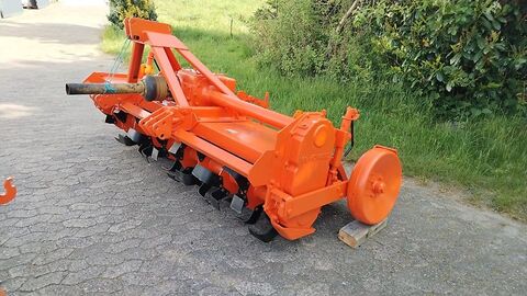 HB 540 T Bodefräse 240cm Arbeitsbreite Howard Fr