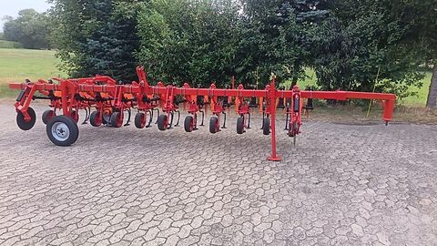 Kongskilde Vibro Beta 12 reihige Hacke mit Langf