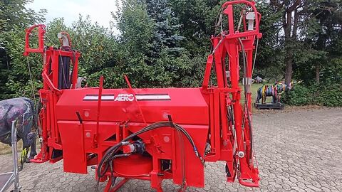 Kuhn Rauch AERO 1112 mit Hydraulischer Gestängeklappu