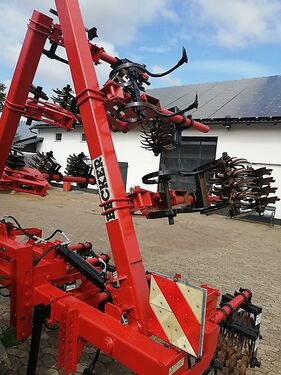 Sonstige Becker Rollhacke 8 Reihig heute Kongskilde Hydra