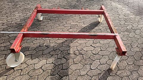Sonstige Kuhn Aero Traggestell auf Rollgestell rot Lackie