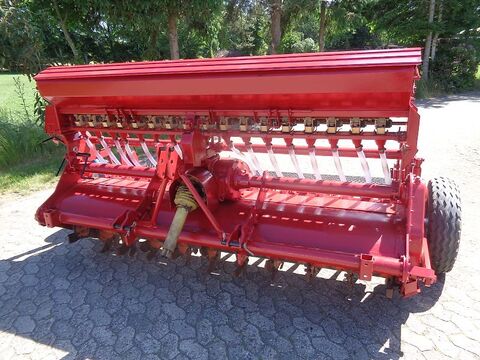 Sonstige Keine Vredo 250 cm Grünlanschlitzdrille Howard F