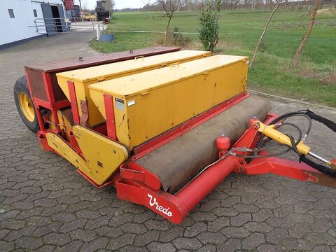 Sonstige Vredo Grünlandschlitzdrille 2 m aufgesattelt 5 c