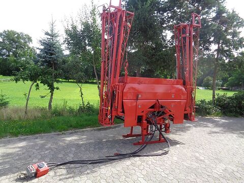 Kuhn RAUCH AERO 1120 Pnematikstreuer mit 16 Pral
