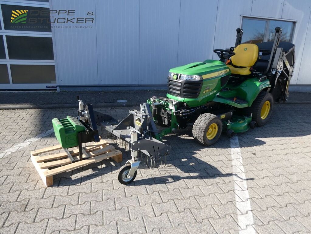 John Deere X950R mit Anbaugeräten 2