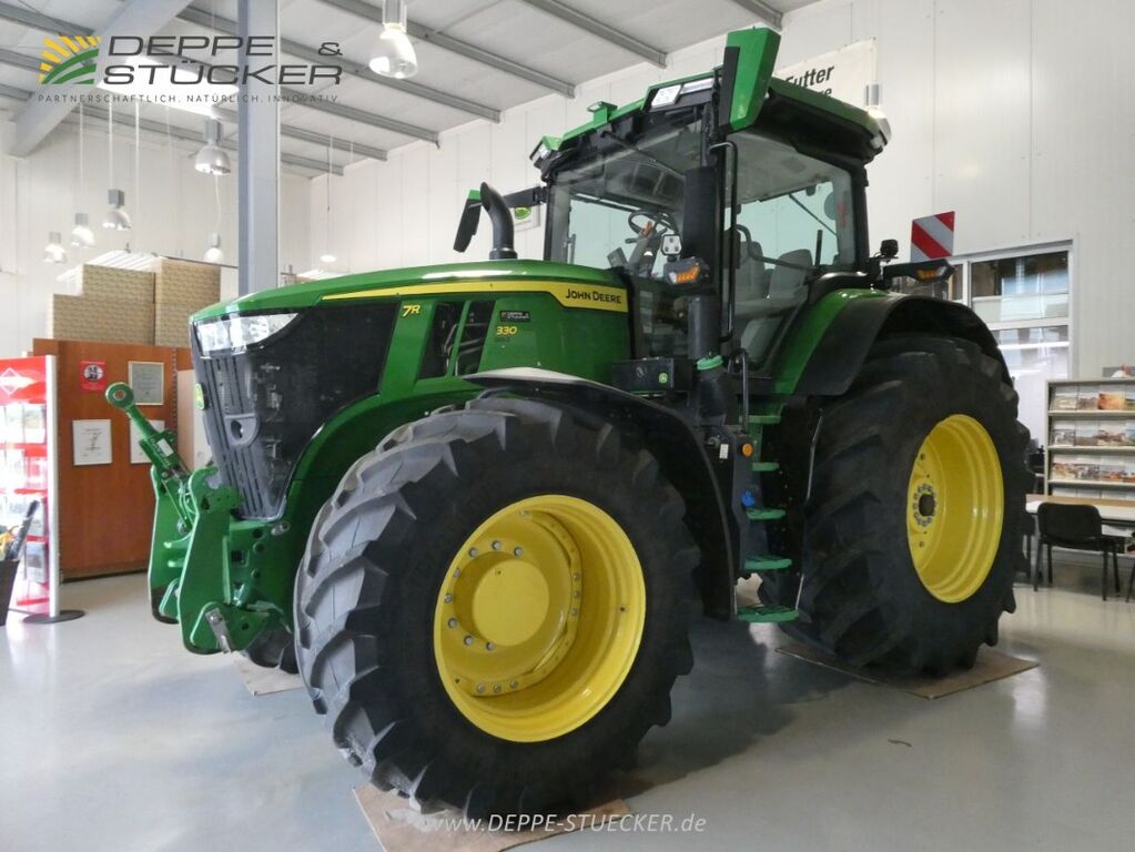 John Deere 7R 330 2