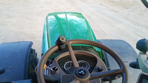 John Deere 6210R