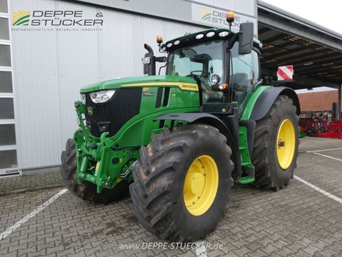 John Deere 6R 215