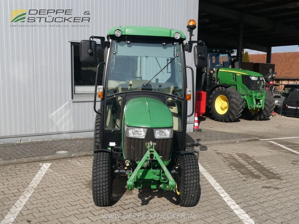 John Deere 3038E  2