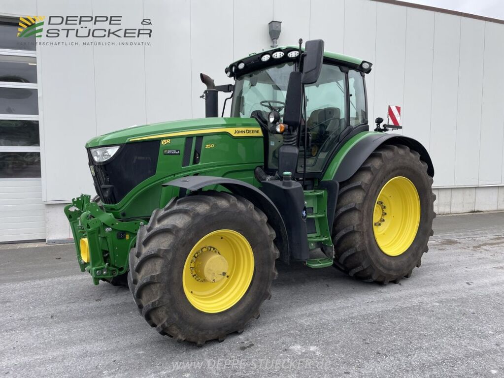 John Deere 6R 250 1