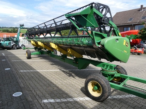 John Deere 635R