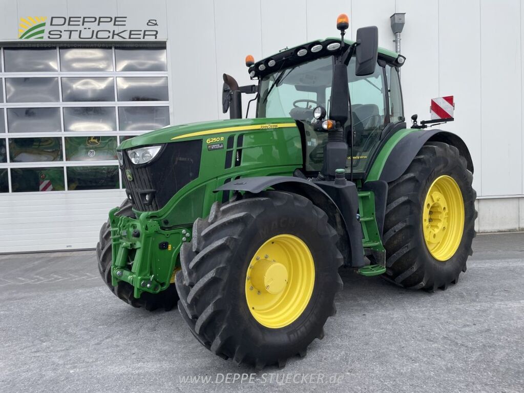 John Deere 6250R 1