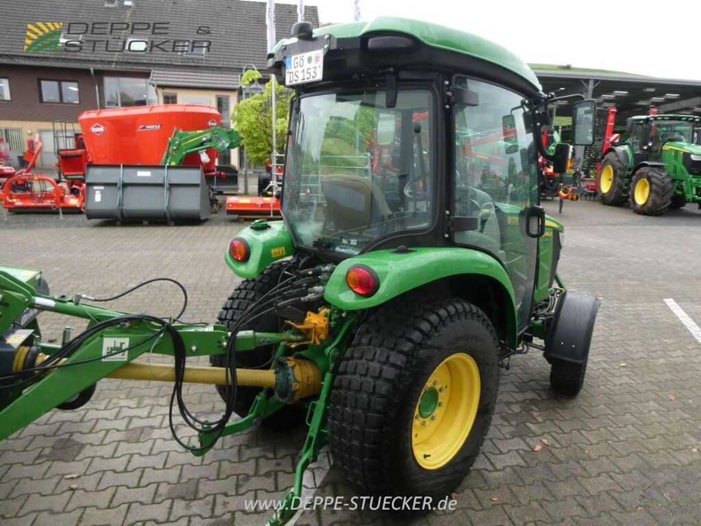 John Deere 3046R 3
