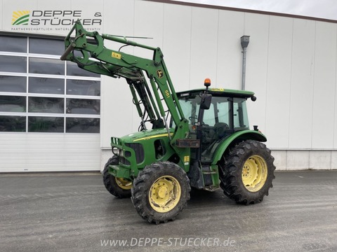 John Deere 5720