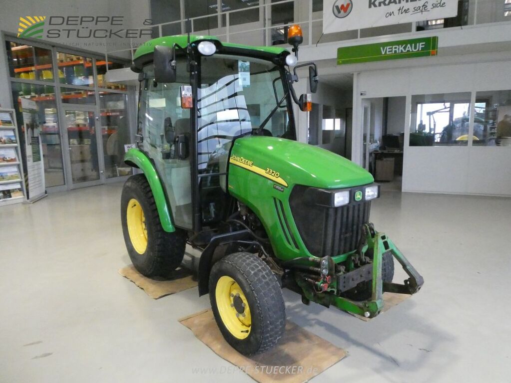 John Deere 3320 2