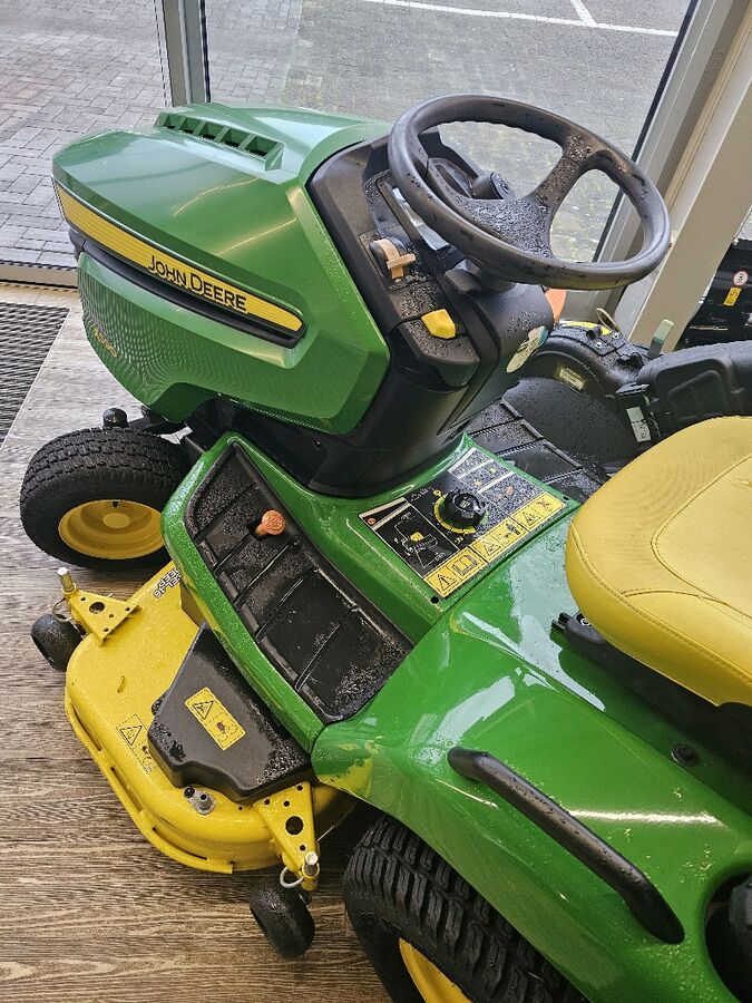 John Deere X590 3