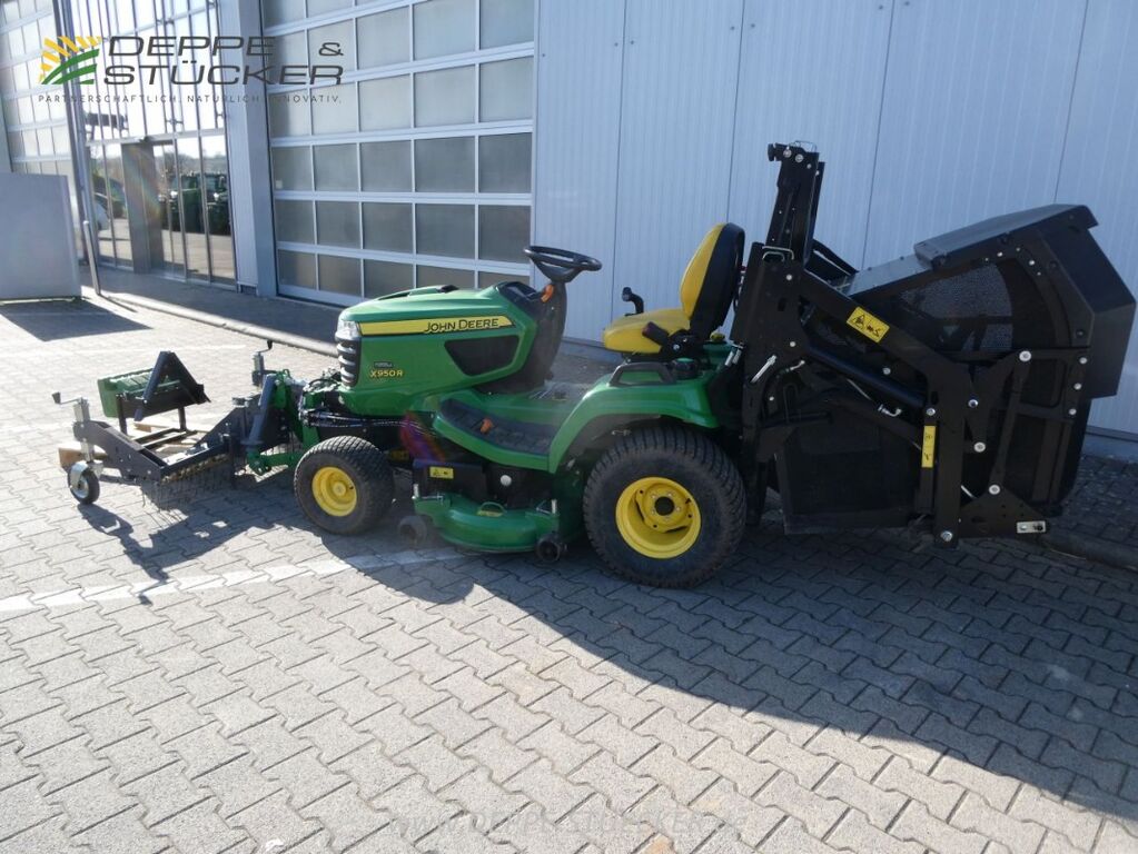 John Deere X950R mit Anbaugeräten 3