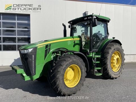 John Deere 8335R