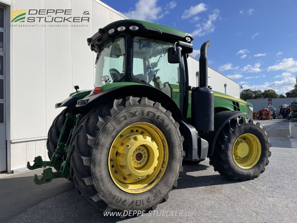 John Deere 8335R 2