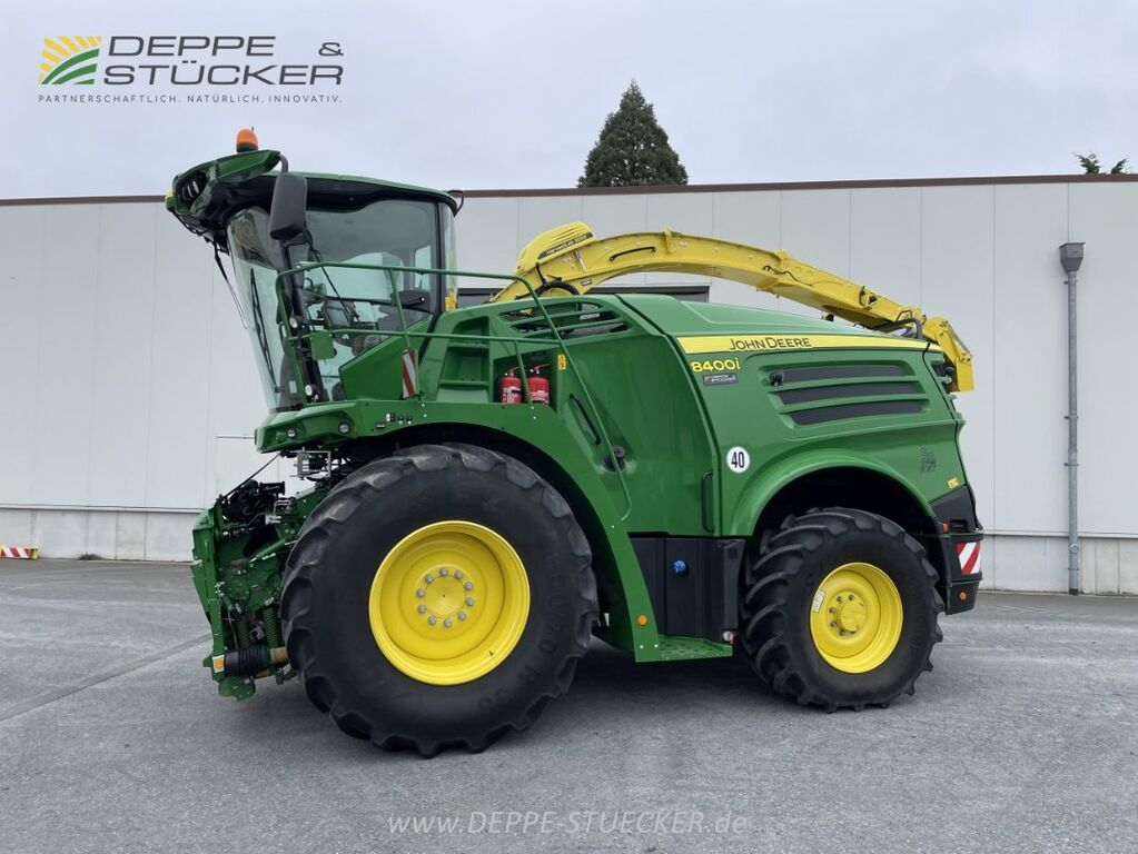 John Deere 8400 mit Kemper 360 Plus 1