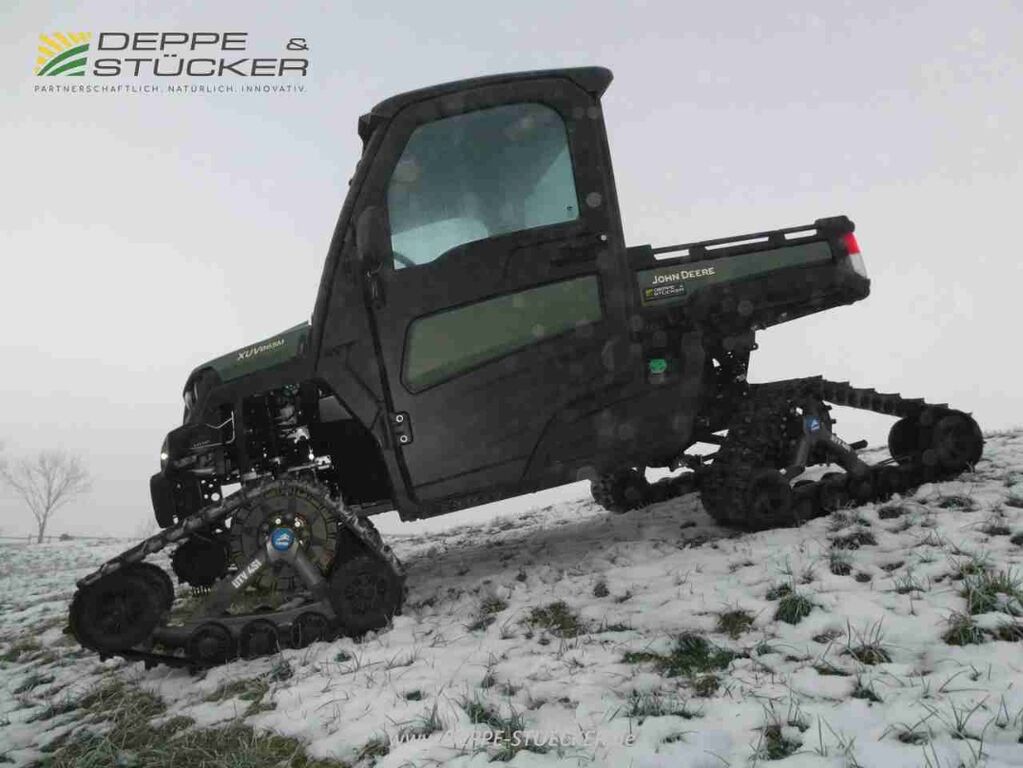 John Deere XUV865M Raupe 3