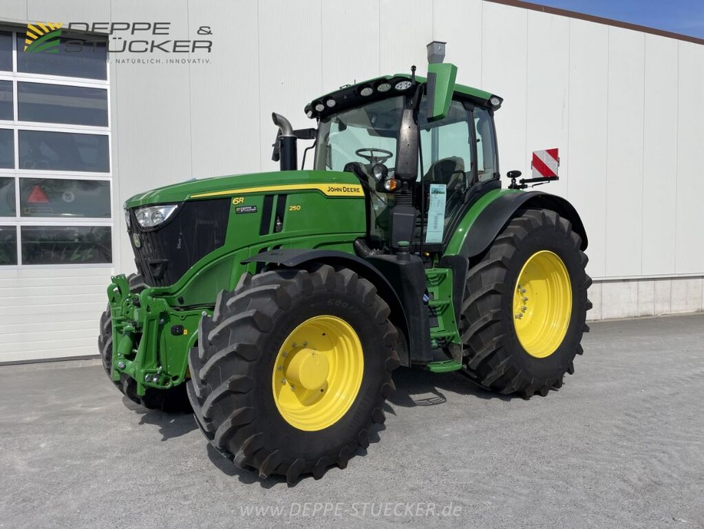 John Deere 6R 250 1