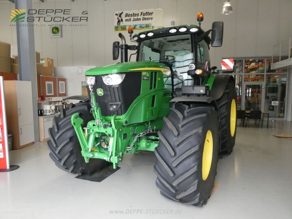 John Deere 6R 215 1