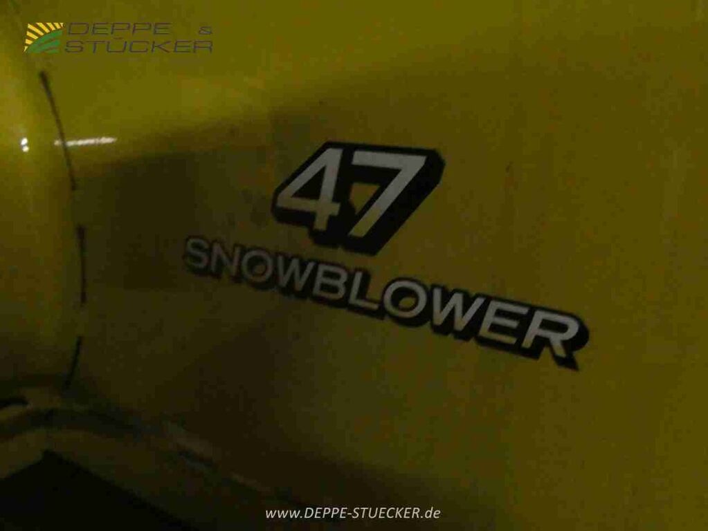 John Deere 47 Snowblower 2