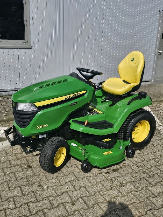 John Deere X590 2
