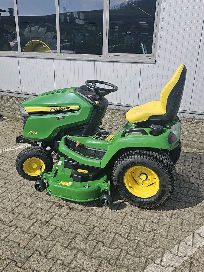 John Deere X590 3