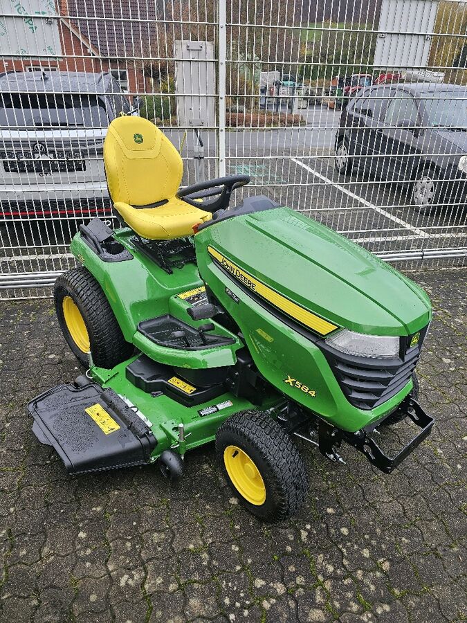 John Deere X584 2