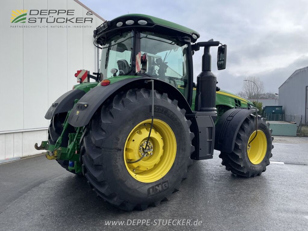 John Deere 8320R 3