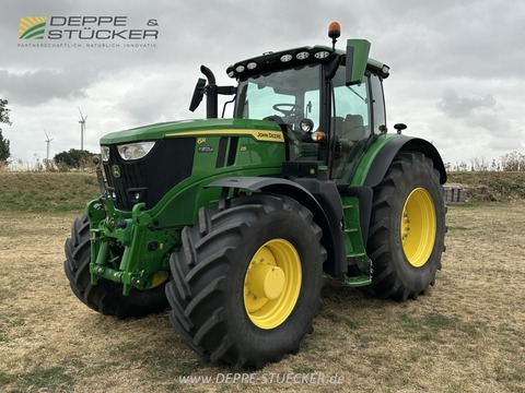 John Deere 6R 215