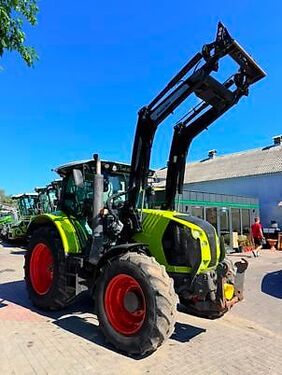 Claas ARION 520
